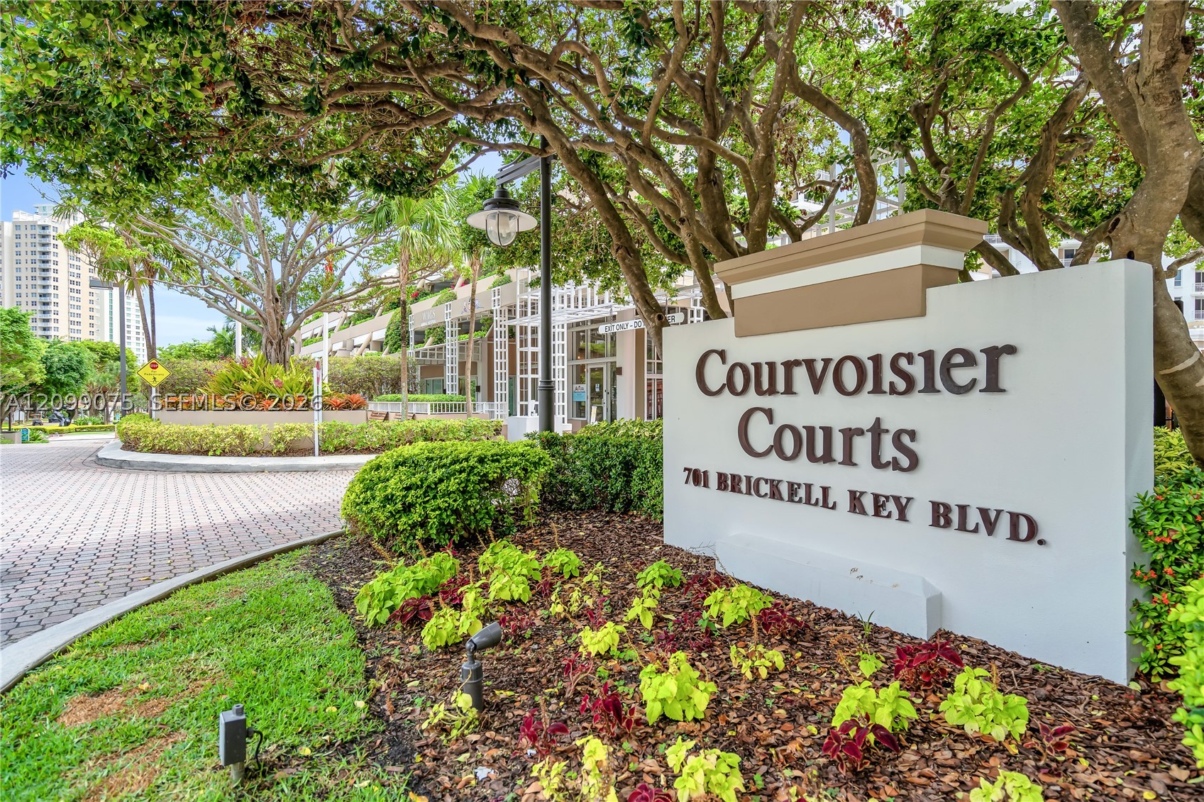 701 Brickell Key Blvd #1004, Miami FL 33131