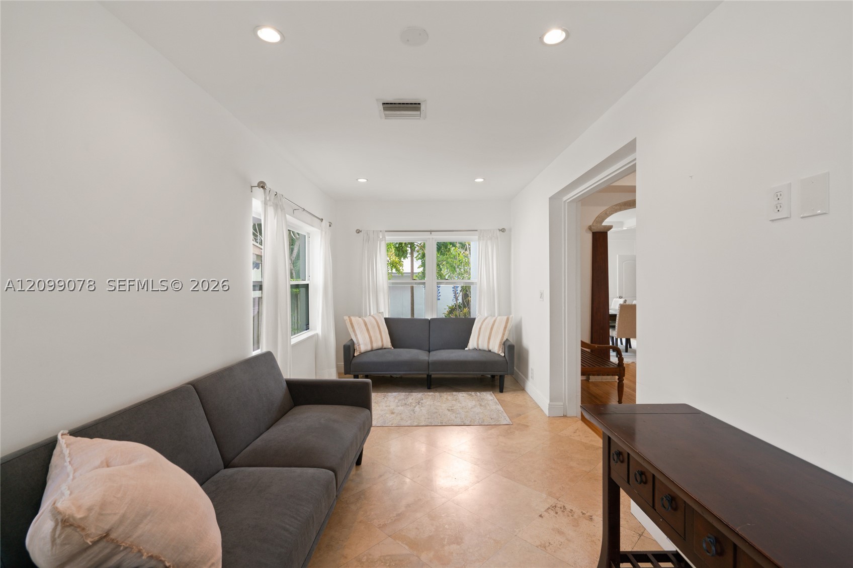 120 NE 44th St, Miami FL 33137