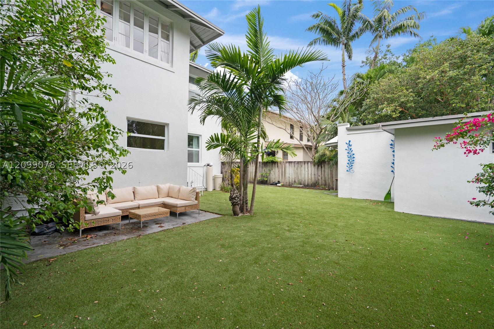 120 NE 44th St, Miami FL 33137