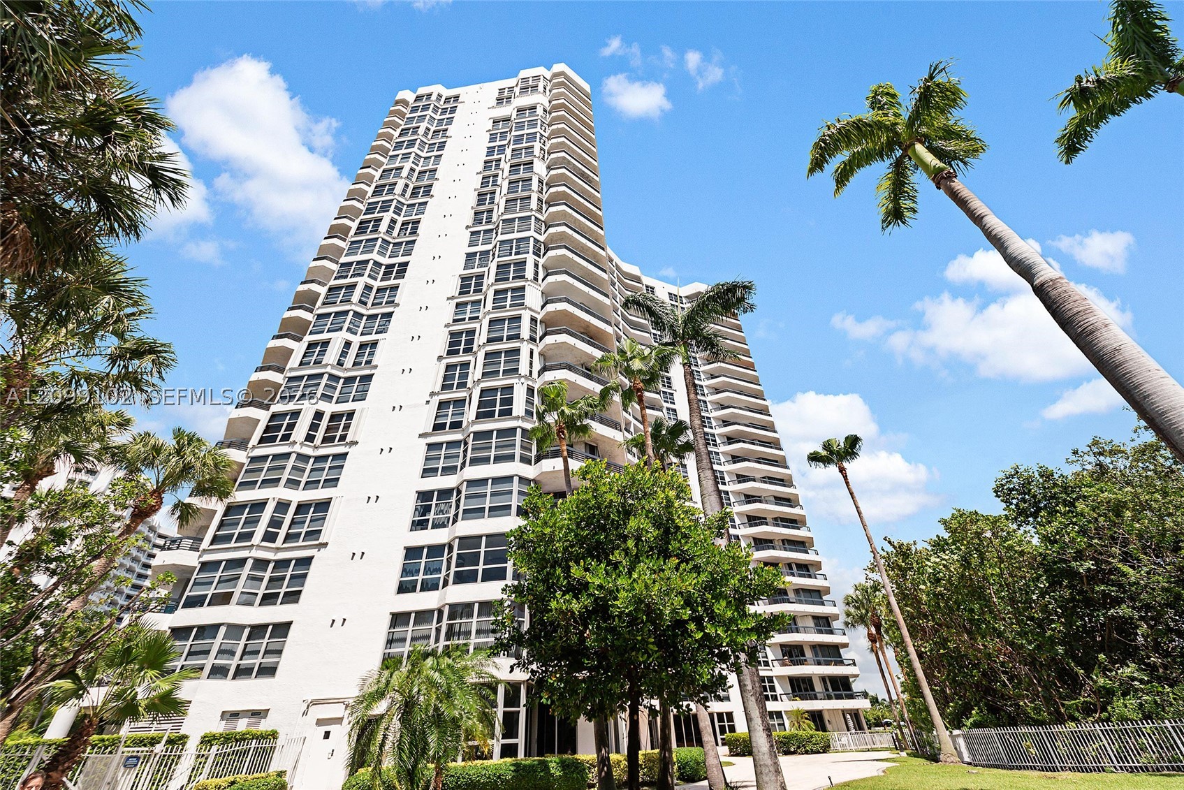 3400 NE 192nd St #1707, Aventura FL 33180
