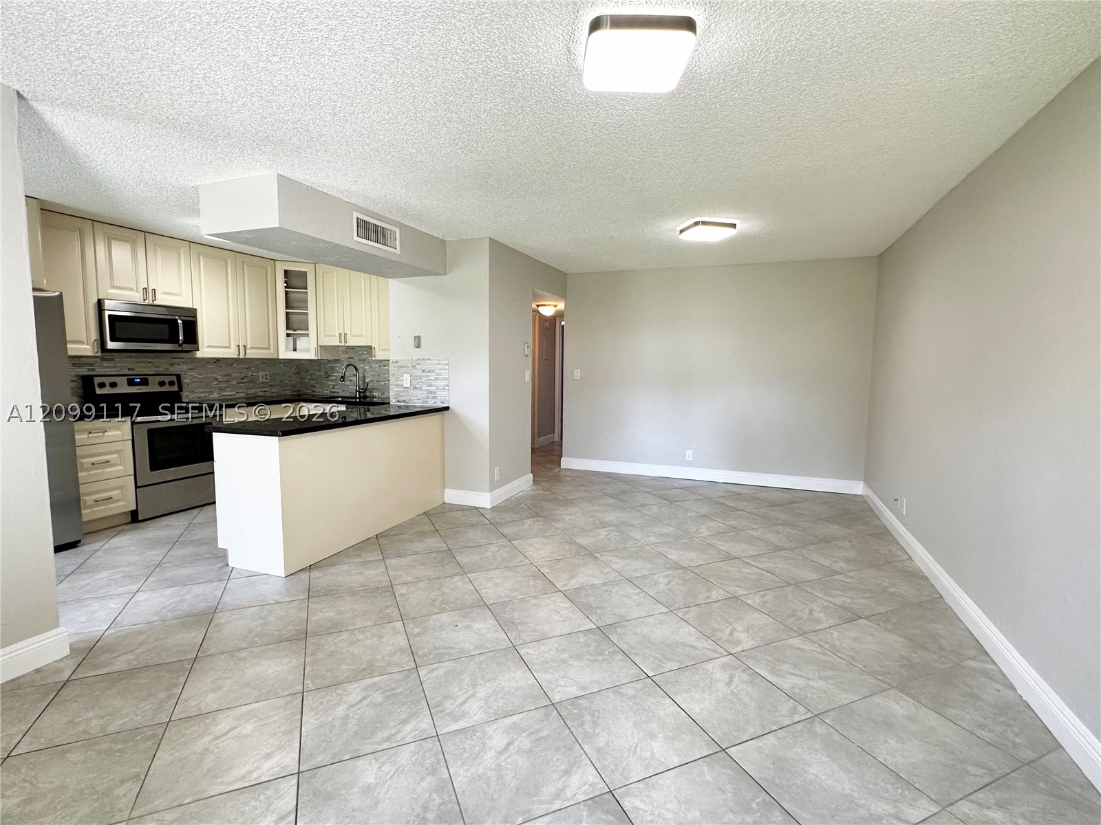 5515 Courtyard Dr #5515, Margate FL 33063