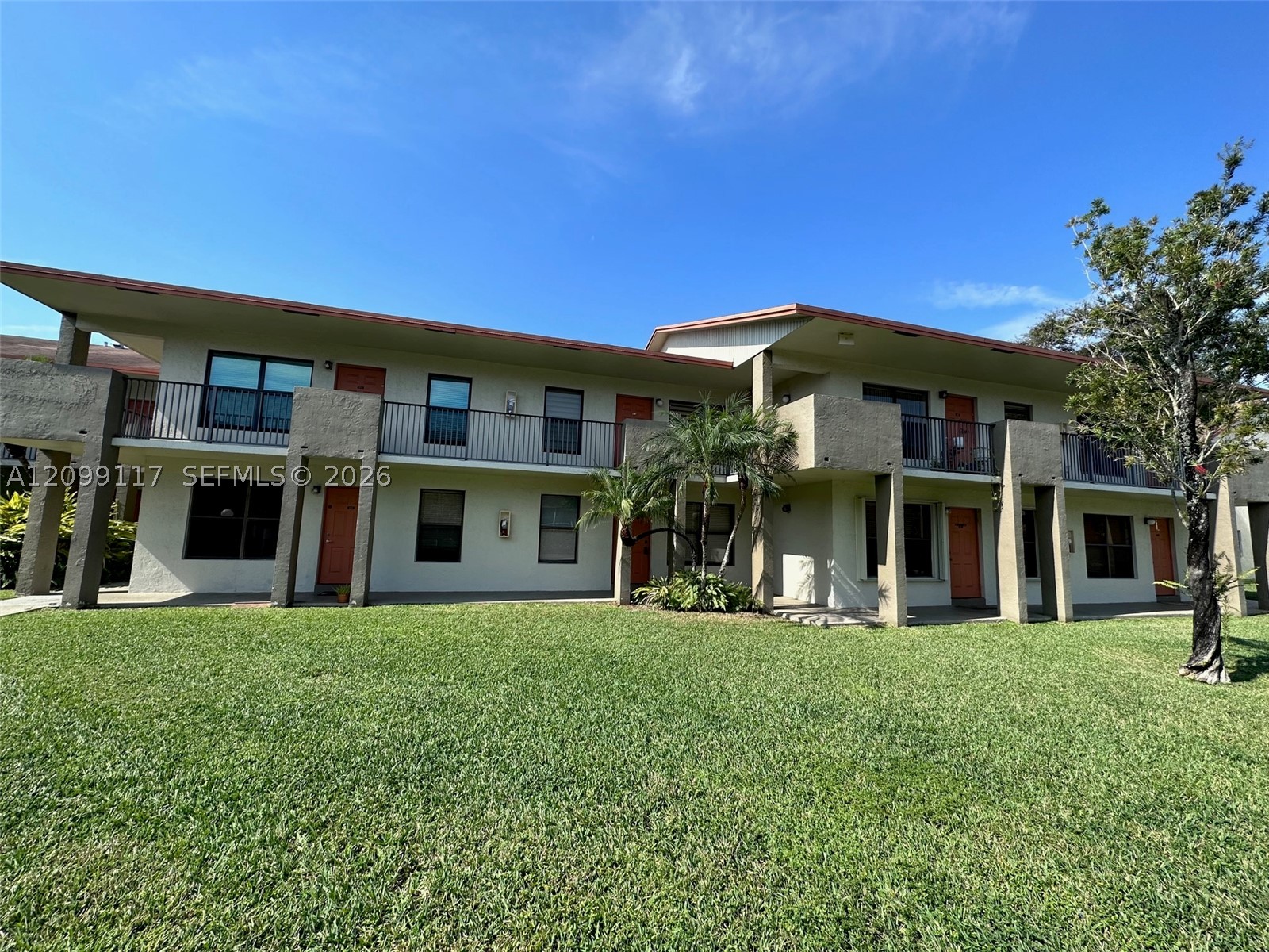 5515 Courtyard Dr #5515, Margate FL 33063