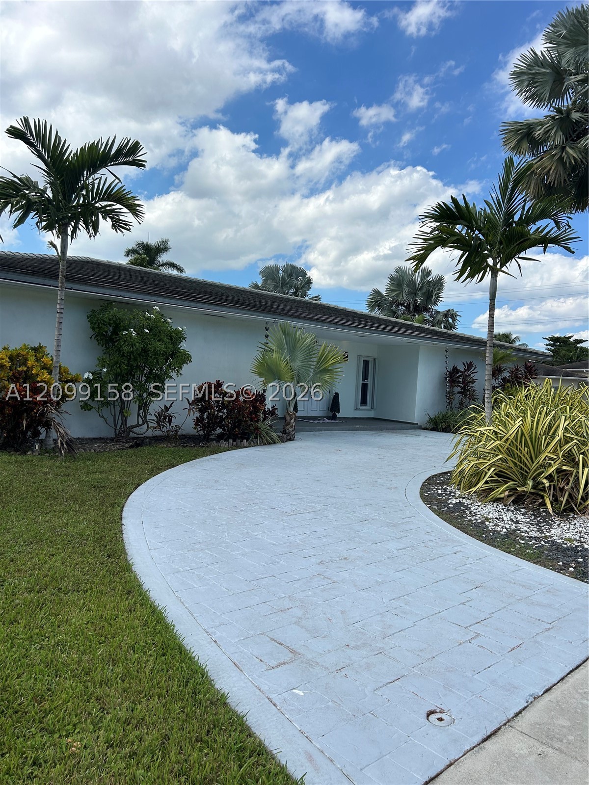 1490 Lenape Dr, Miami Springs FL 33166