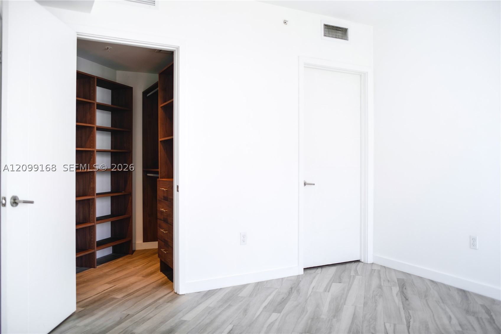 1010 SW 2nd Ave #1104, Miami FL 33130