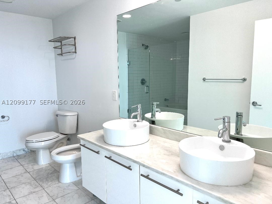 888 Biscayne Blvd #3703, Miami FL 33132