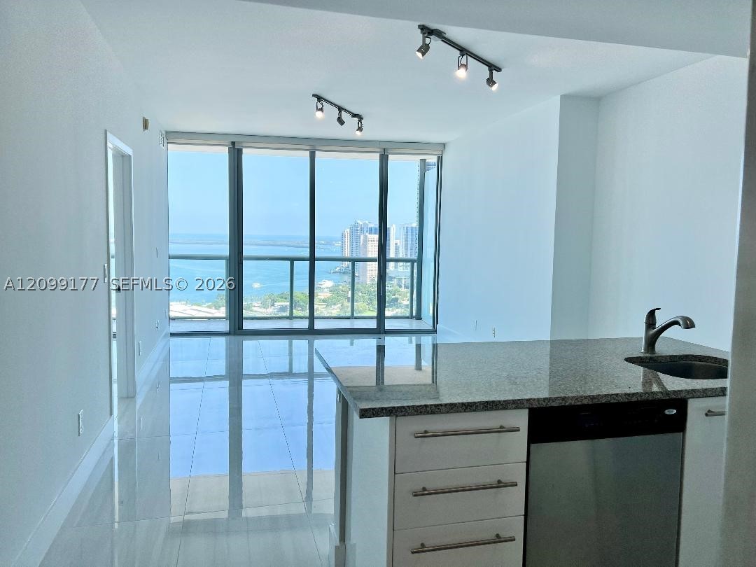 888 Biscayne Blvd #3703, Miami FL 33132