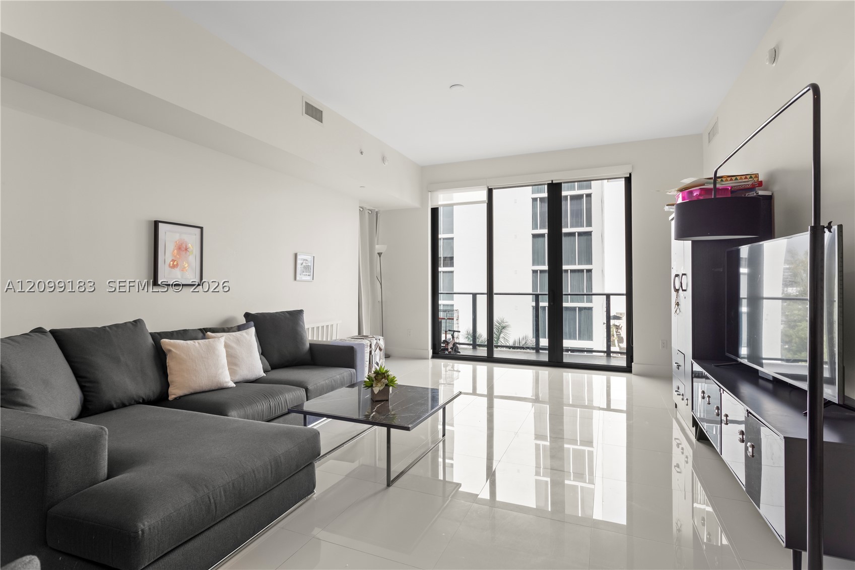 2960 NE 207th St #502, Aventura FL 33180