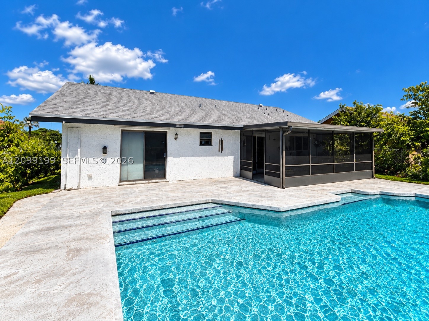 8212 SW 13th St, North Lauderdale FL 33068