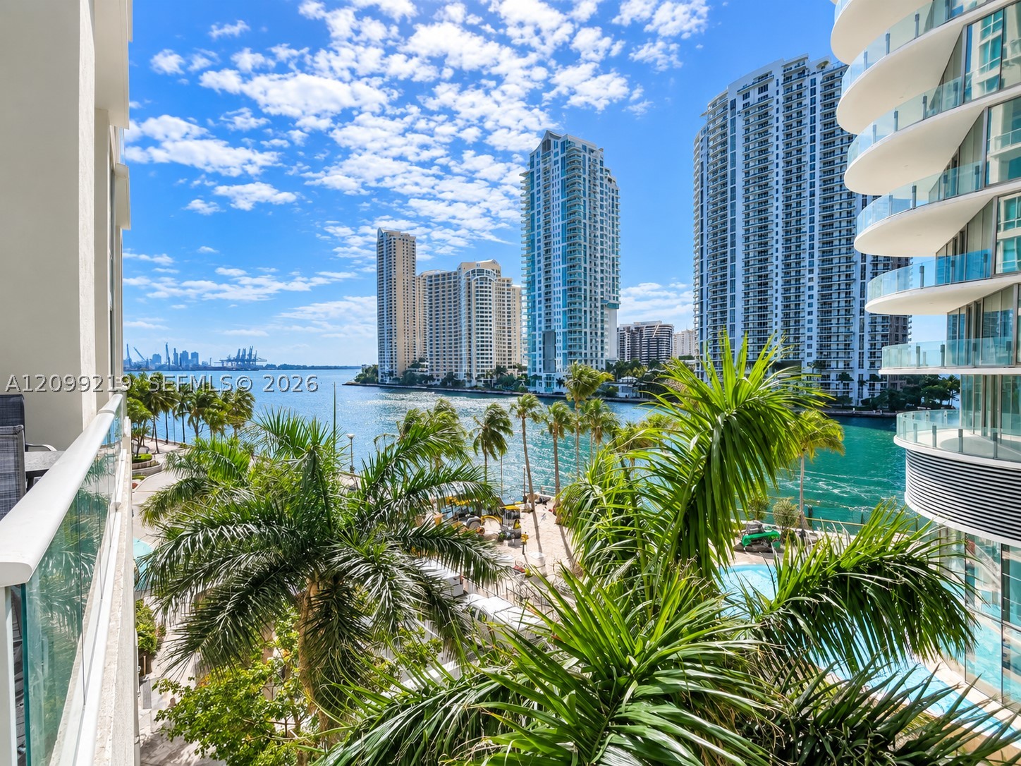 300 S Biscayne Blvd #L-406, Miami FL 33131