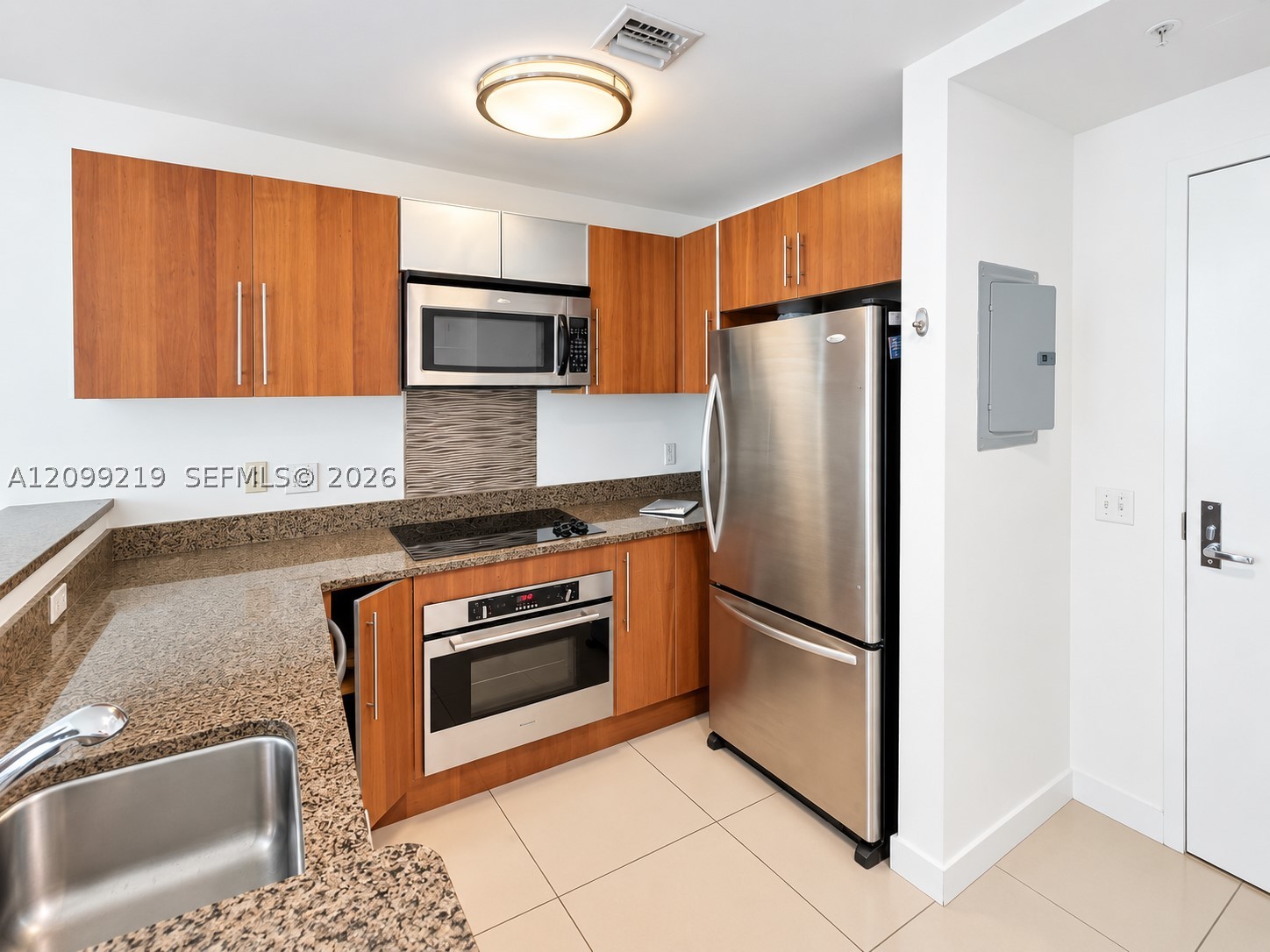 300 S Biscayne Blvd #L-406, Miami FL 33131