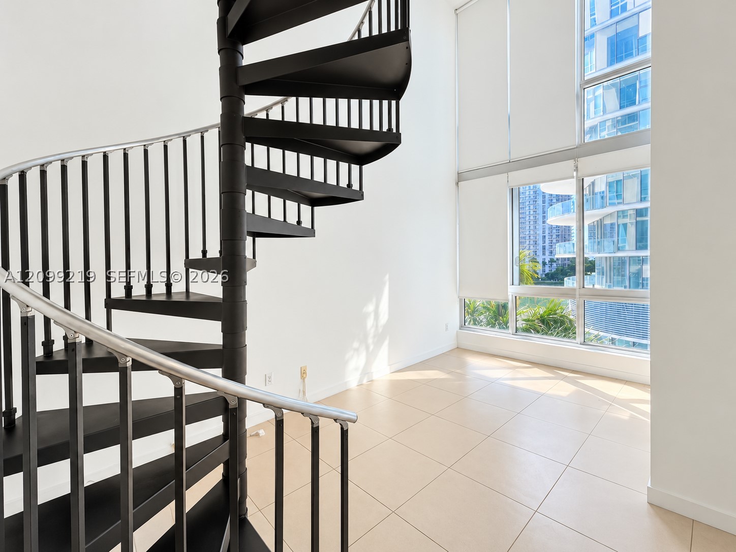 300 S Biscayne Blvd #L-406, Miami FL 33131