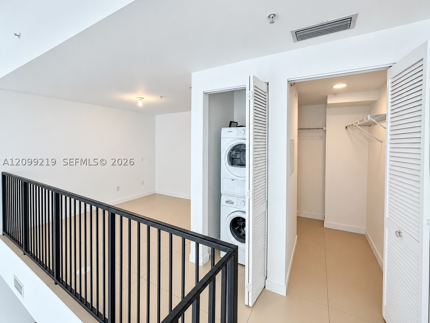300 S Biscayne Blvd #L-406, Miami FL 33131