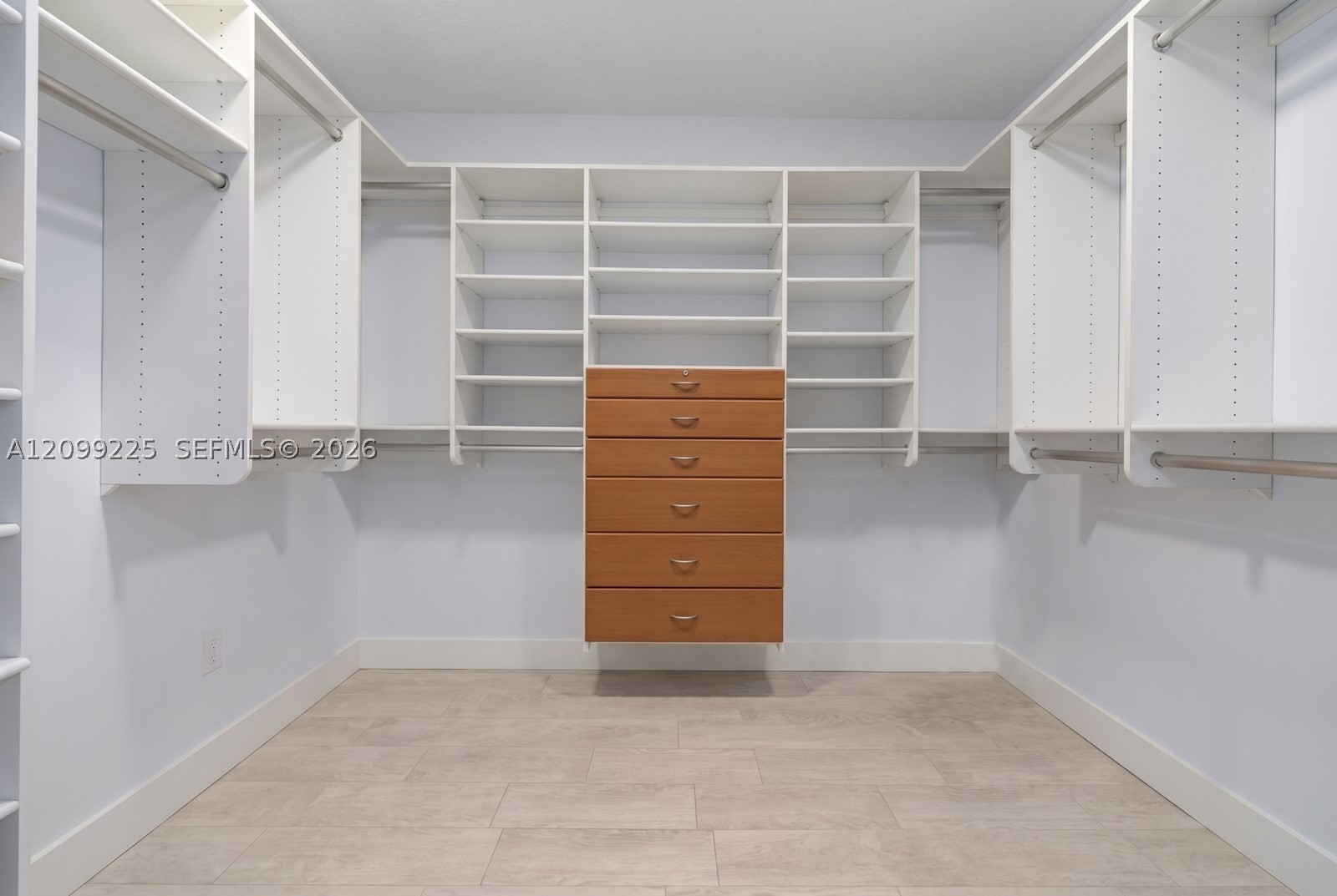 2000 Island Blvd #1710, Aventura FL 33160