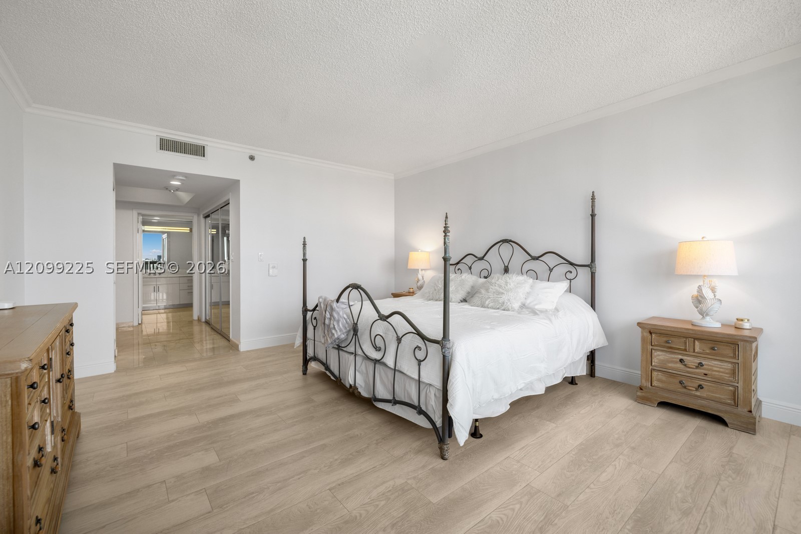 2000 Island Blvd #1710, Aventura FL 33160