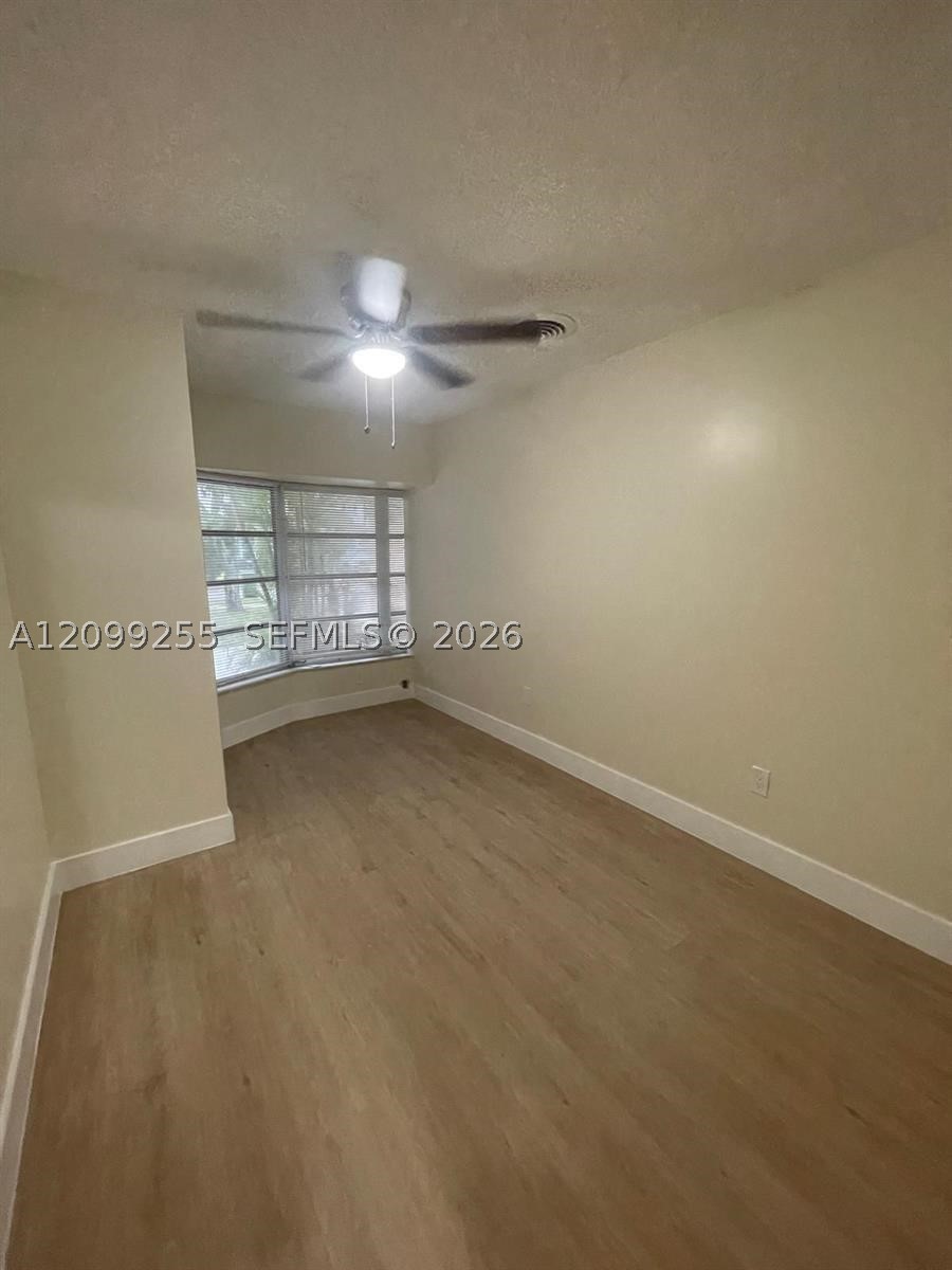 4986 SW 7th St, Margate FL 33068