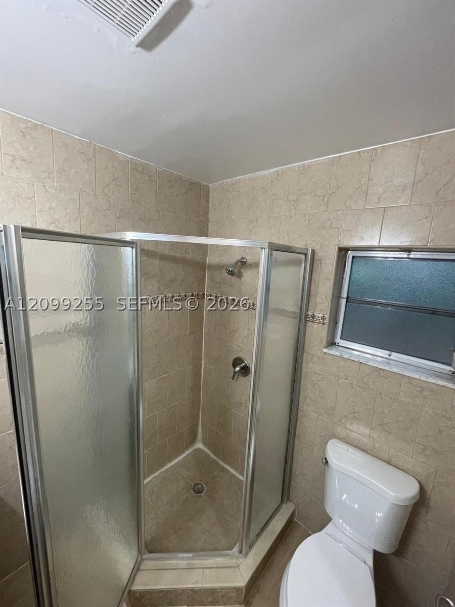 4986 SW 7th St, Margate FL 33068