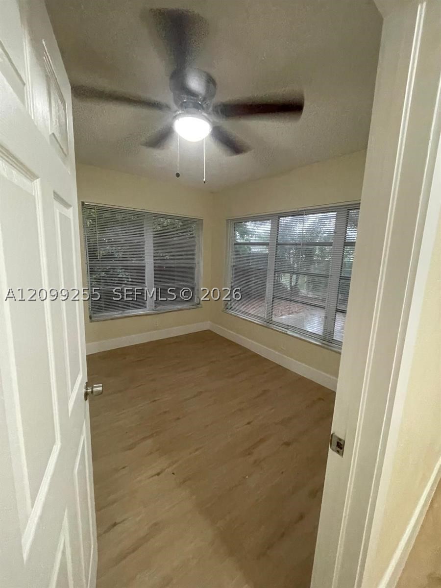 4986 SW 7th St, Margate FL 33068