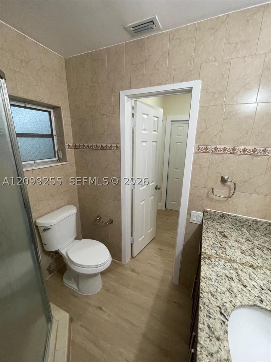 4986 SW 7th St, Margate FL 33068
