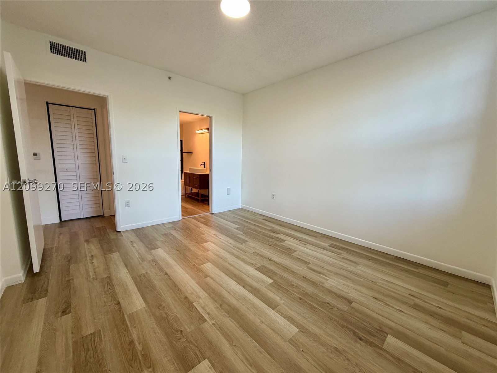 19901 E Country Club Dr #2103, Aventura FL 33180
