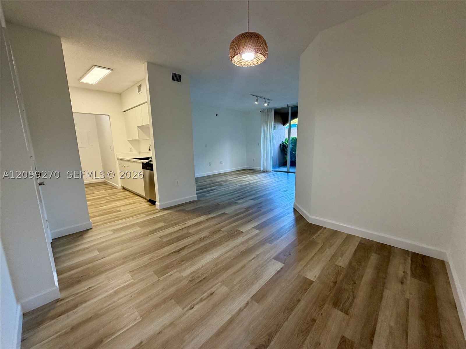 19901 E Country Club Dr #2103, Aventura FL 33180