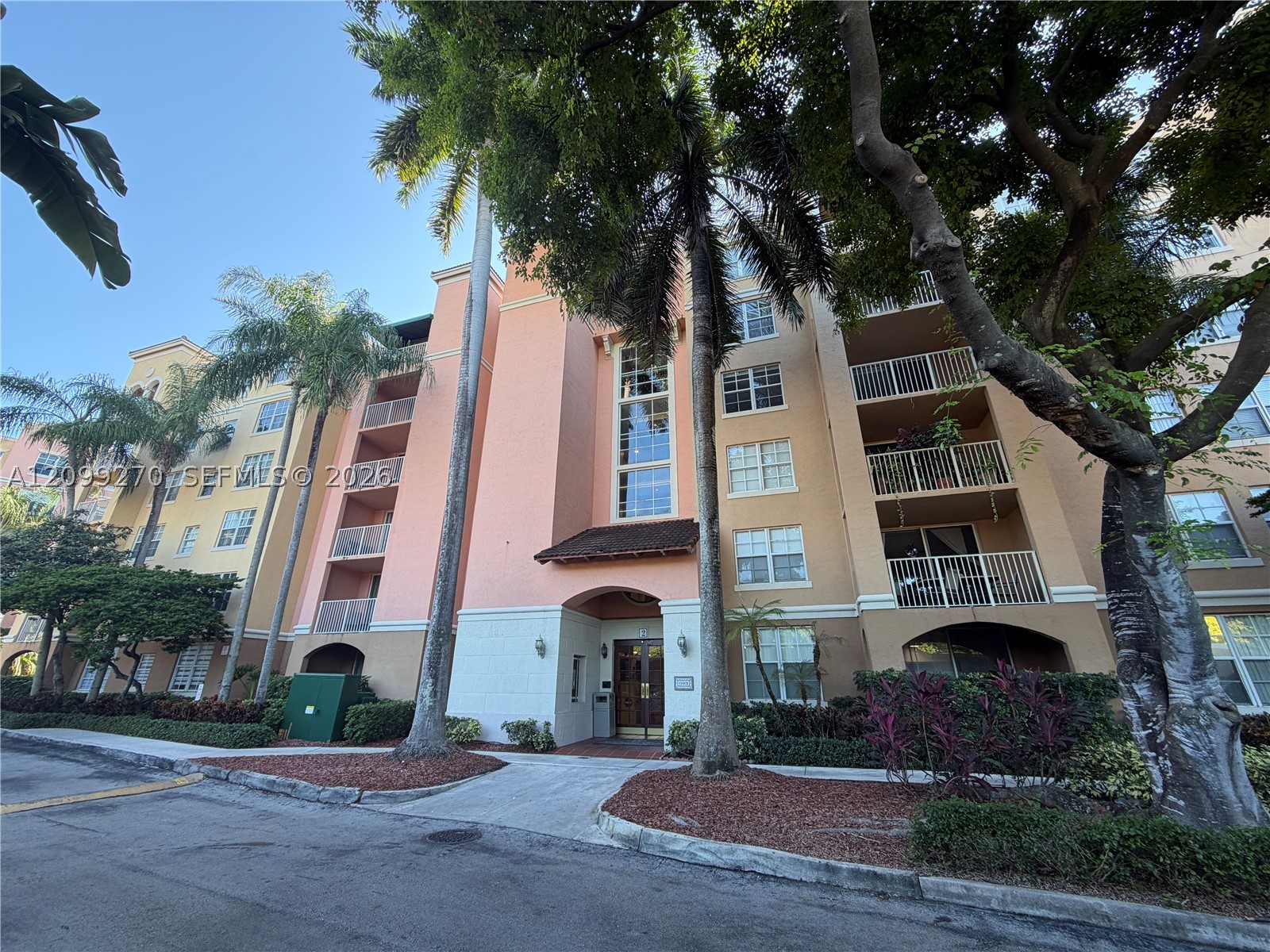 19901 E Country Club Dr #2103, Aventura FL 33180