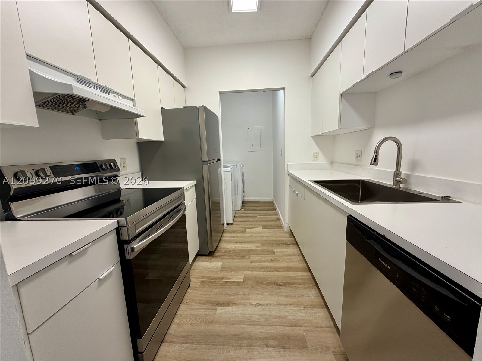 19901 E Country Club Dr #2103, Aventura FL 33180
