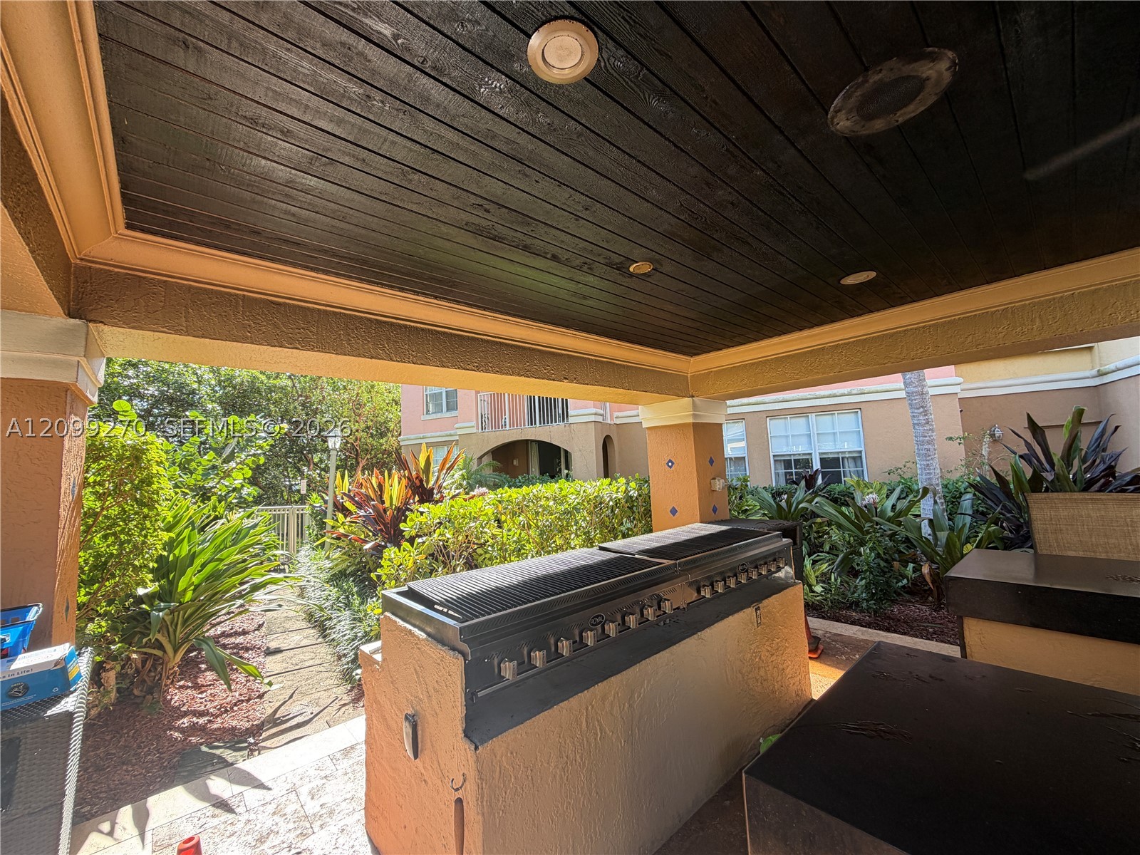 19901 E Country Club Dr #2103, Aventura FL 33180