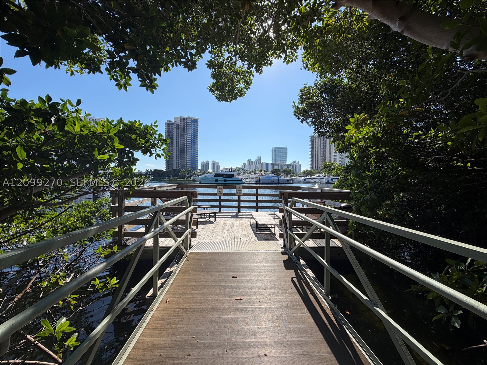 19901 E Country Club Dr #2103, Aventura FL 33180