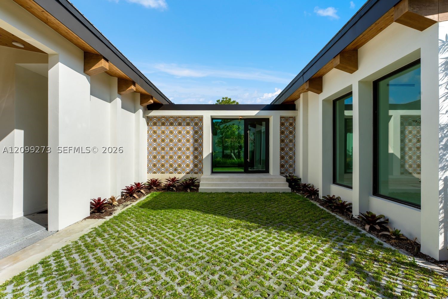 6716 San Vicente St, Coral Gables FL 33146