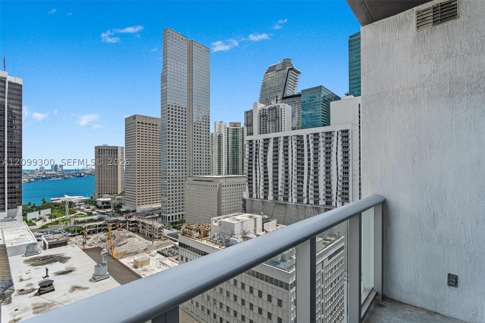 151 SE 1st St #2102, Miami FL 33131