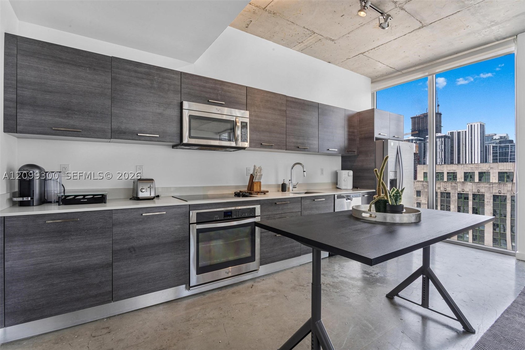 151 SE 1st St #2102, Miami FL 33131