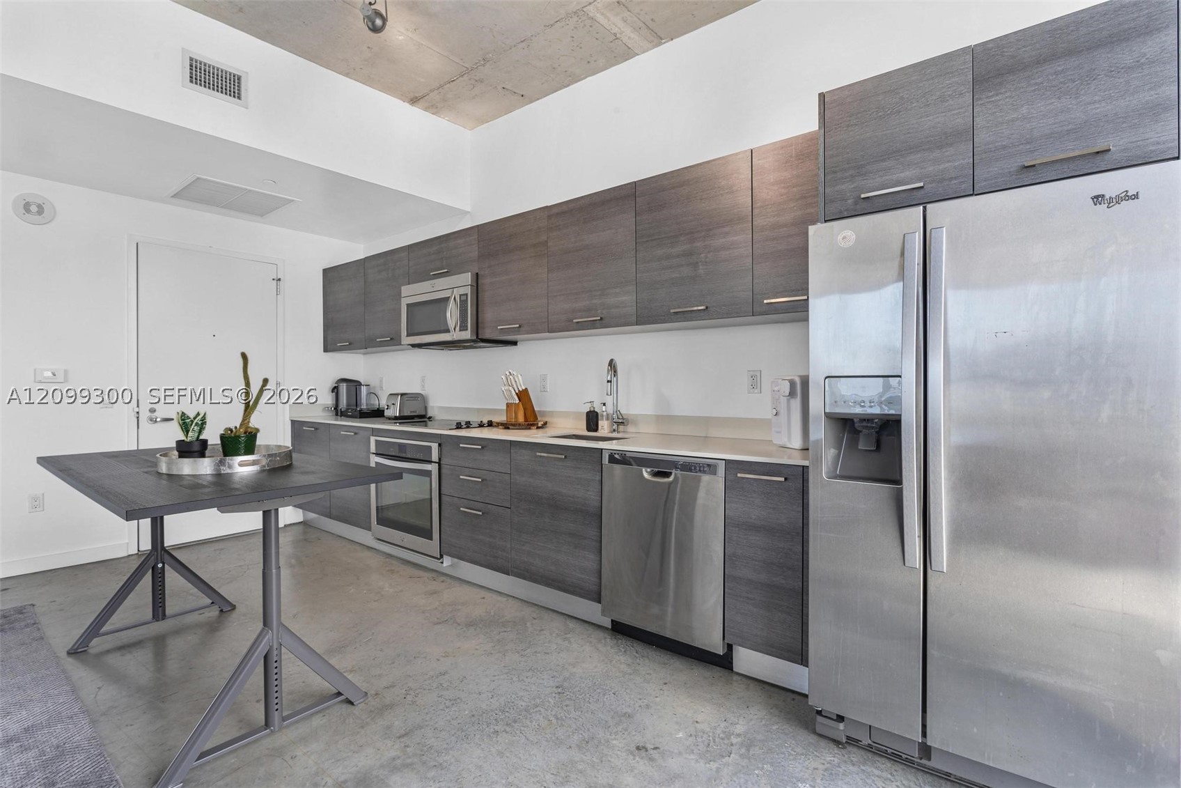 151 SE 1st St #2102, Miami FL 33131