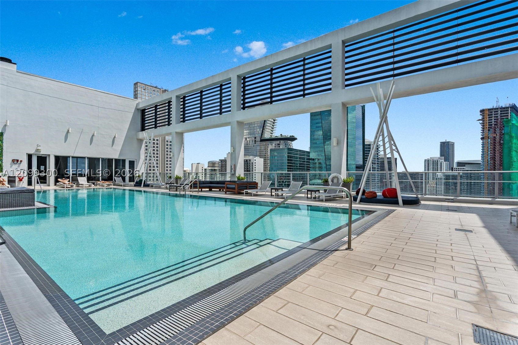 151 SE 1st St #2102, Miami FL 33131