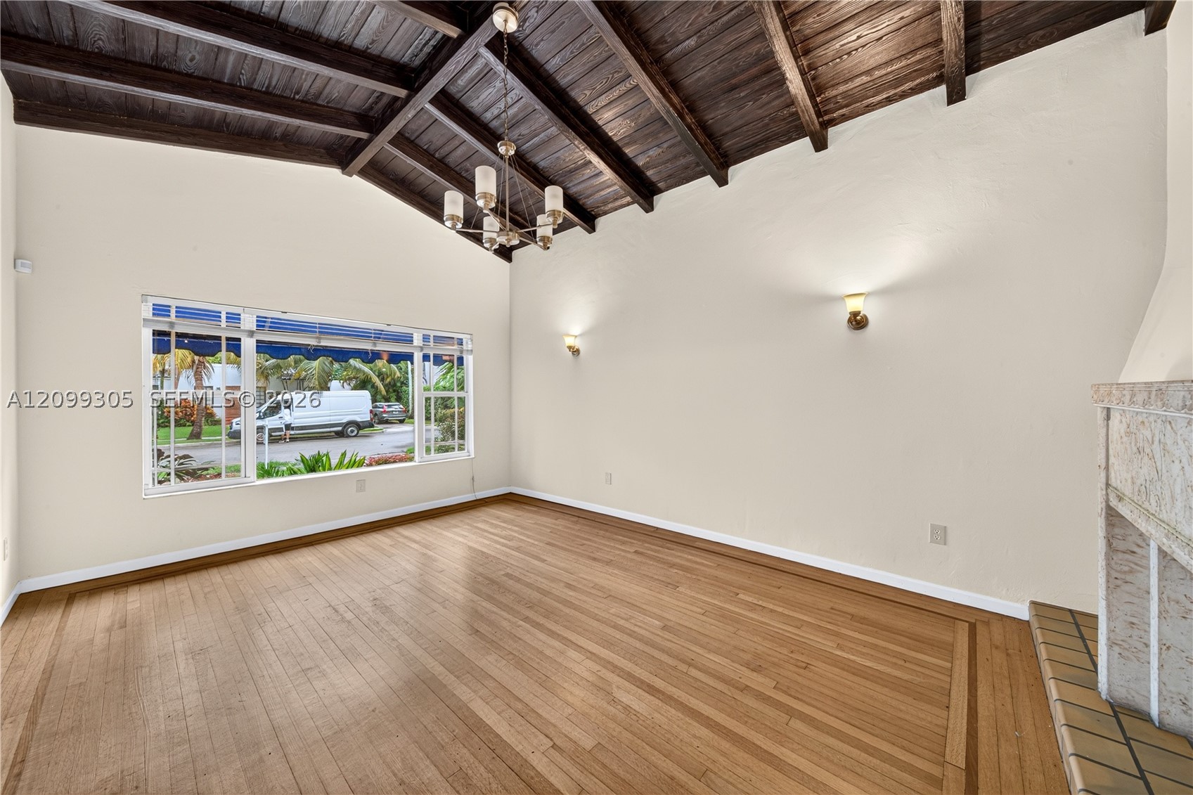 717 NE 73rd St, Miami FL 33138