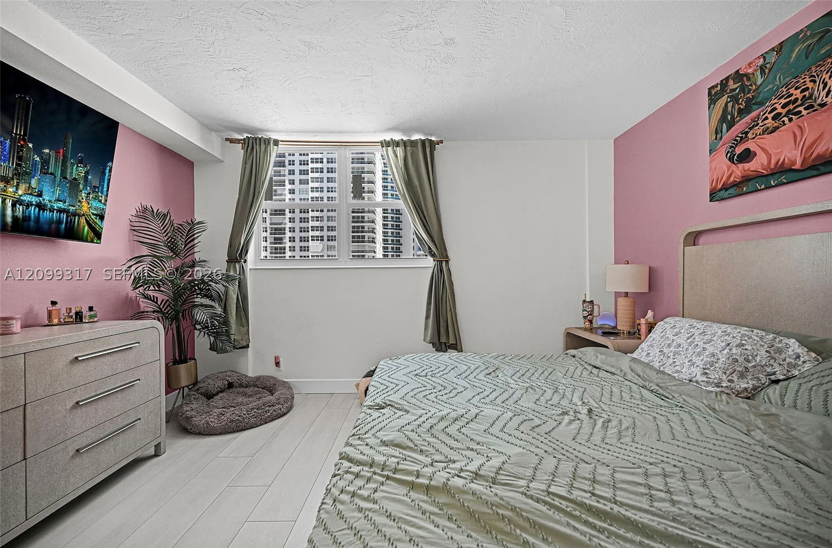 3001 OCEAN #403, Hollywood FL 33019