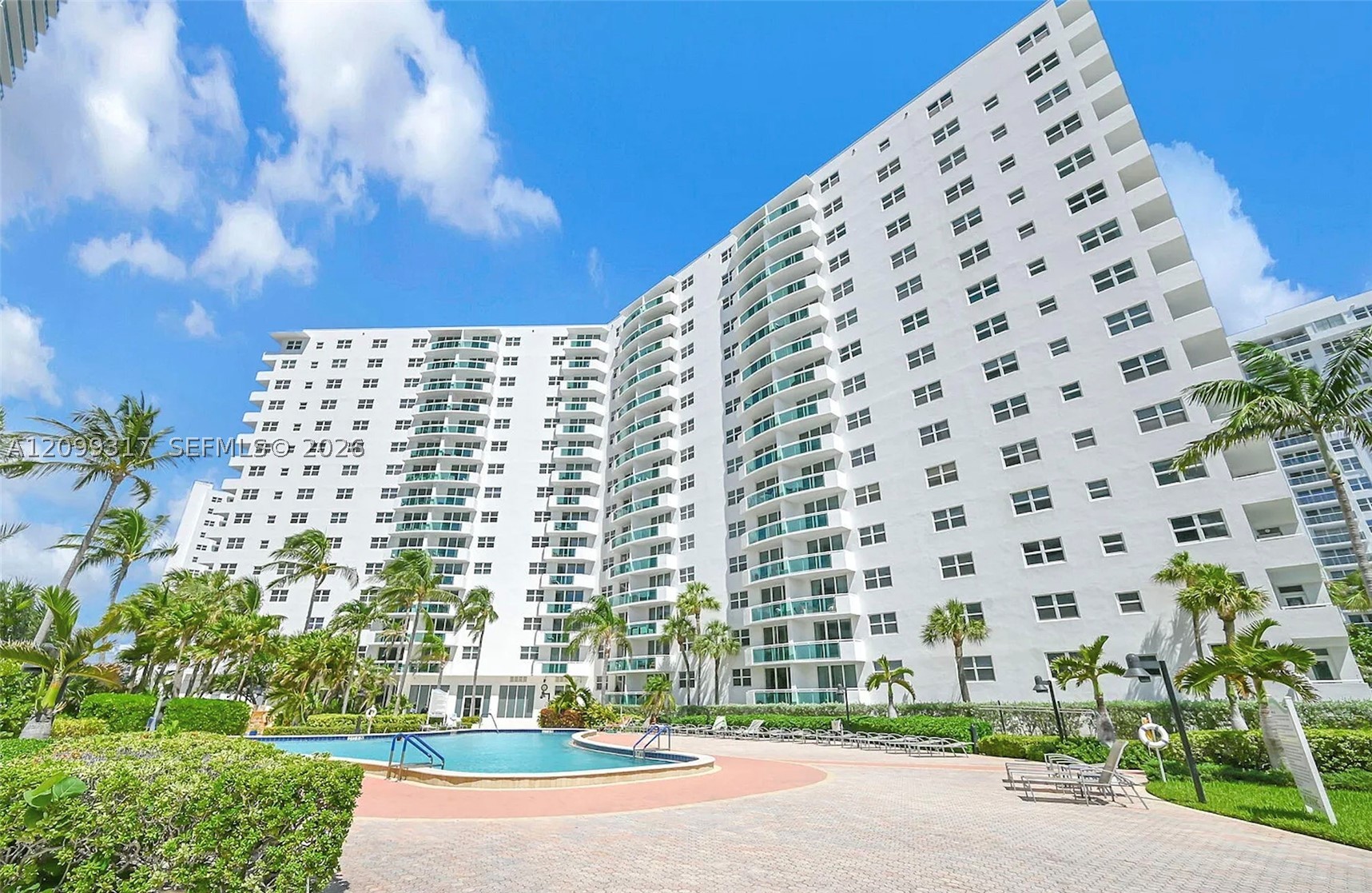 3001 OCEAN #403, Hollywood FL 33019