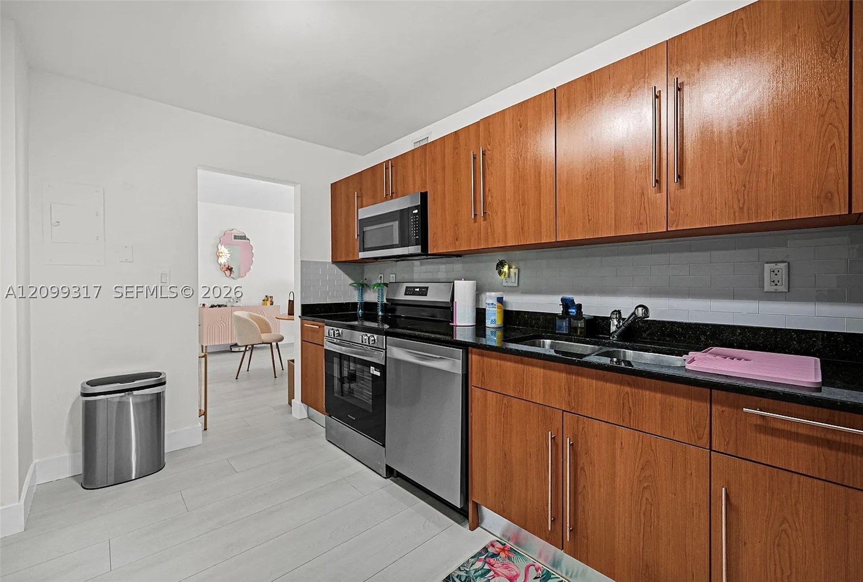 3001 OCEAN #403, Hollywood FL 33019