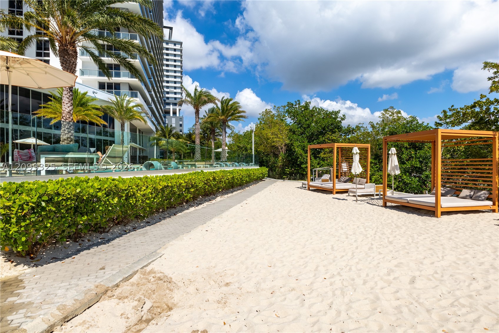 16385 Biscayne Blvd #506, North Miami Beach FL 33160