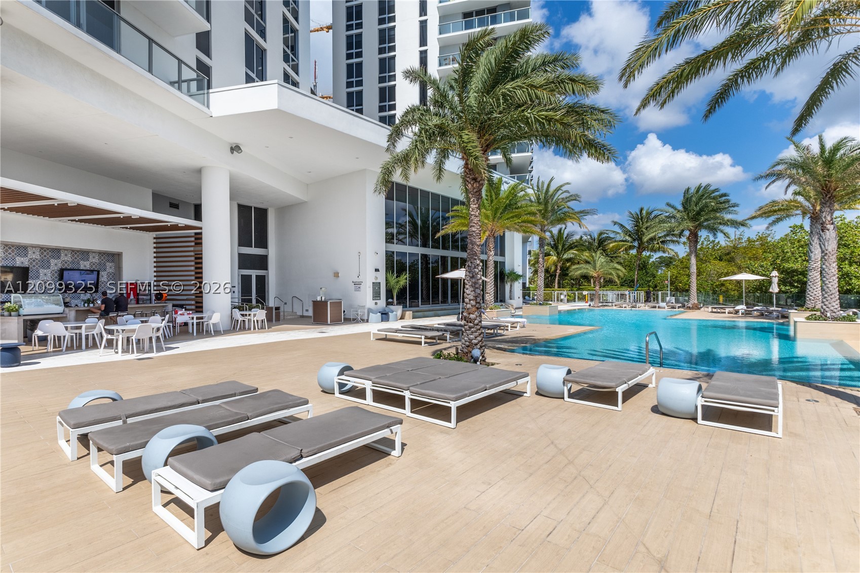 16385 Biscayne Blvd #506, North Miami Beach FL 33160