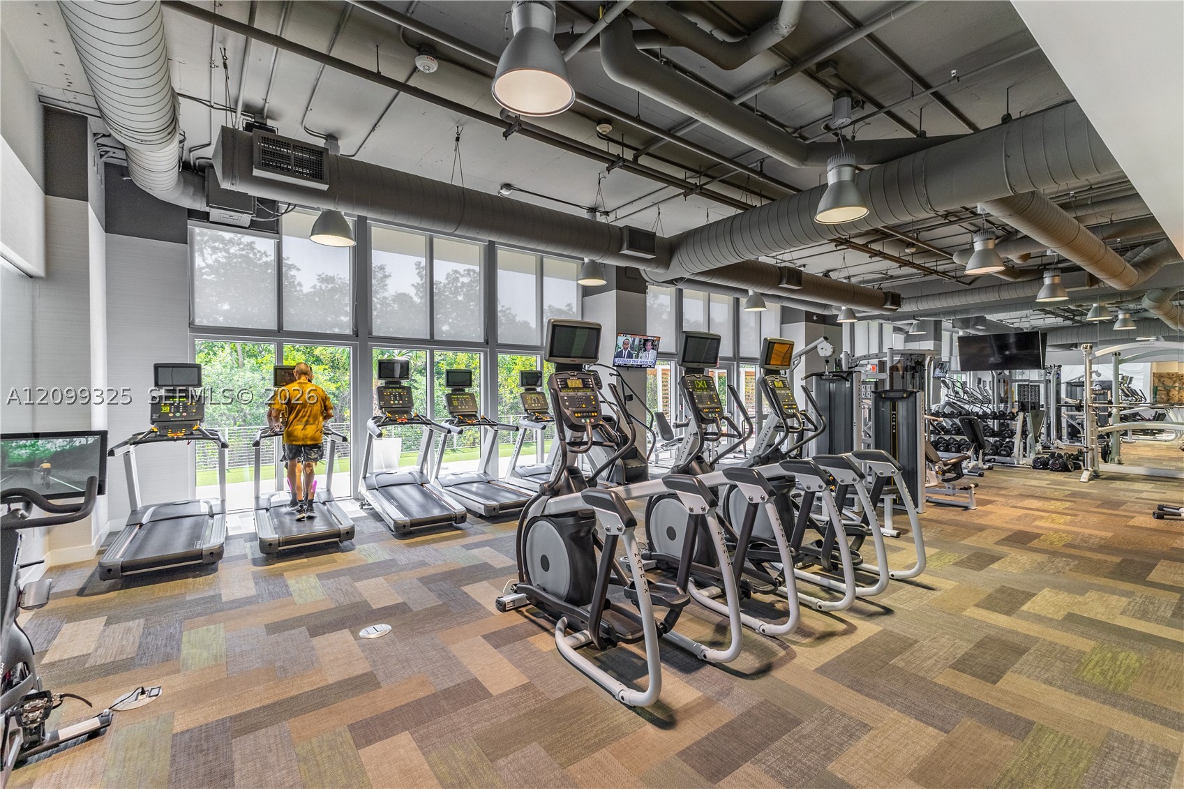 16385 Biscayne Blvd #506, North Miami Beach FL 33160