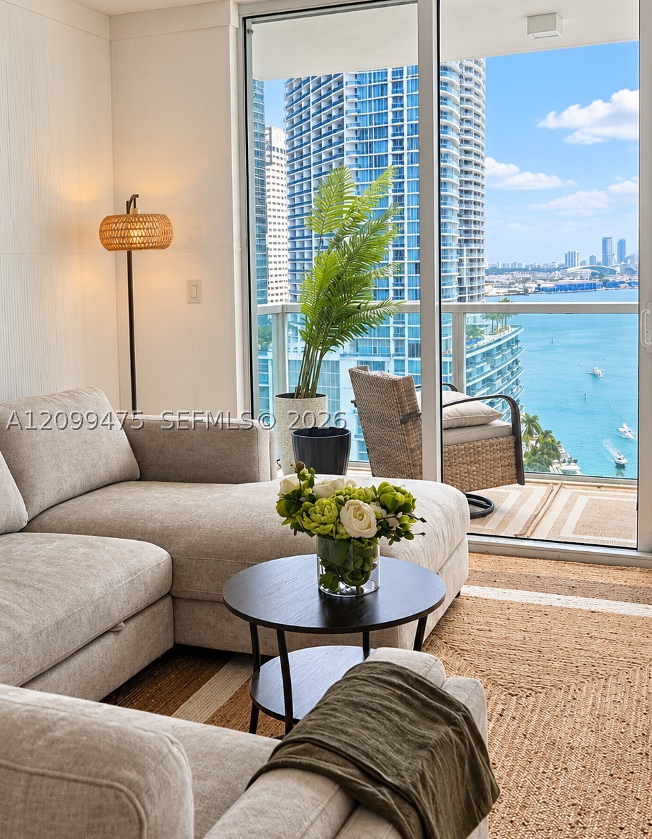 31 SE 5th St #2604, Miami FL 33131