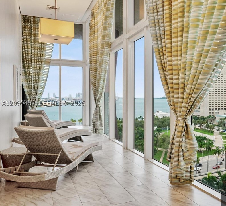 50 Biscayne Blvd #1907, Miami FL 33132
