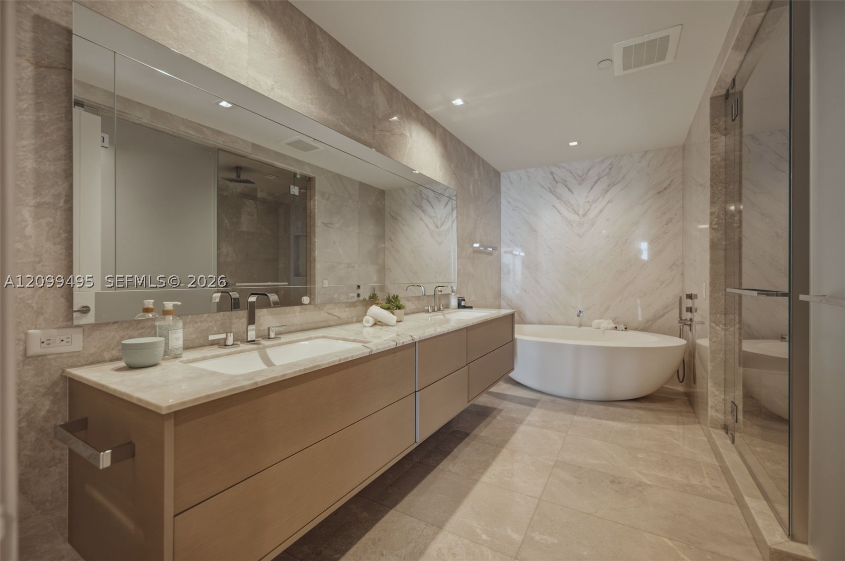 18501 Collins Ave #1404, Sunny Isles Beach FL 33160