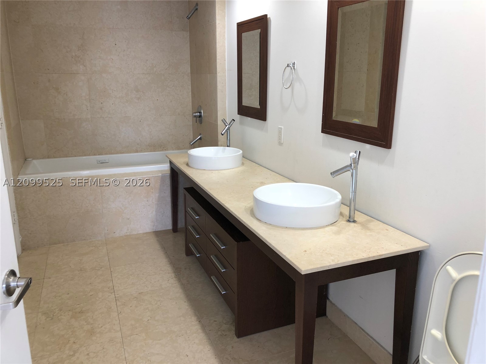 465 BRICKELL AV #4806, Miami FL 33131