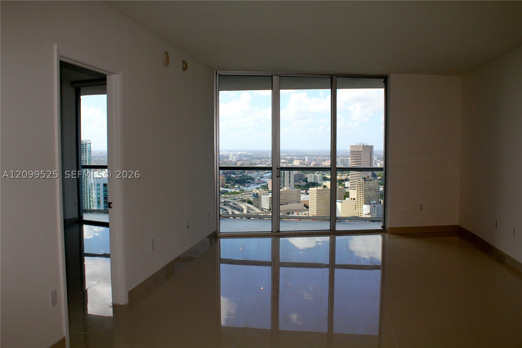465 BRICKELL AV #4806, Miami FL 33131
