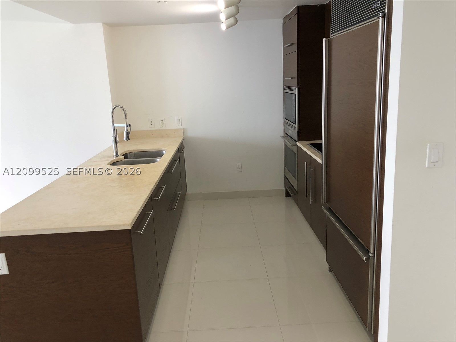 465 BRICKELL AV #4806, Miami FL 33131
