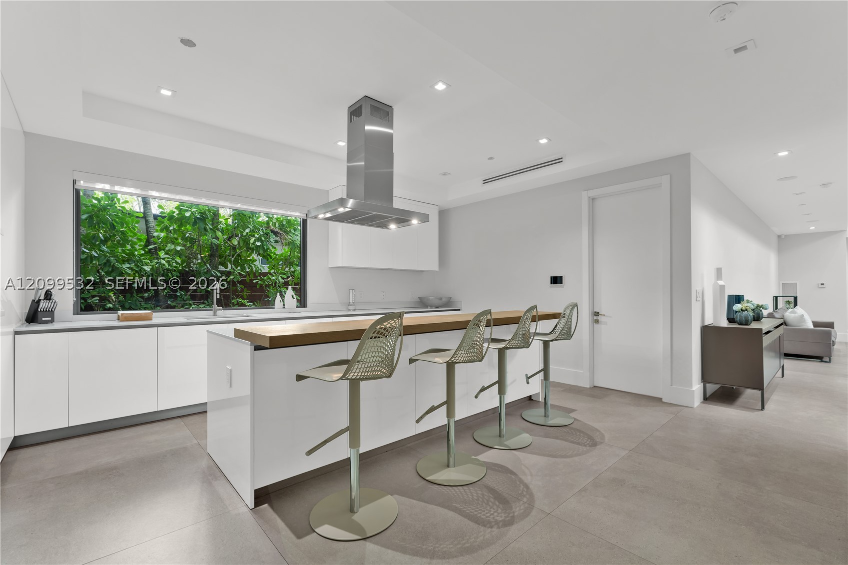 10 Samana Dr, Miami FL 33133