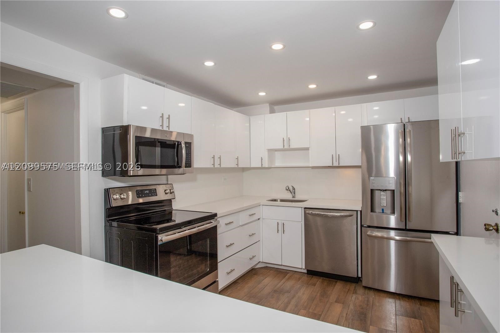 Miami Beach FL 33140 - A12099575