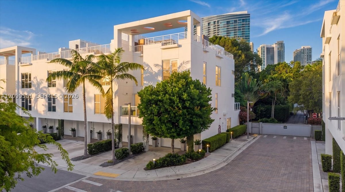 455 NE 39th St #202, Miami FL 33137
