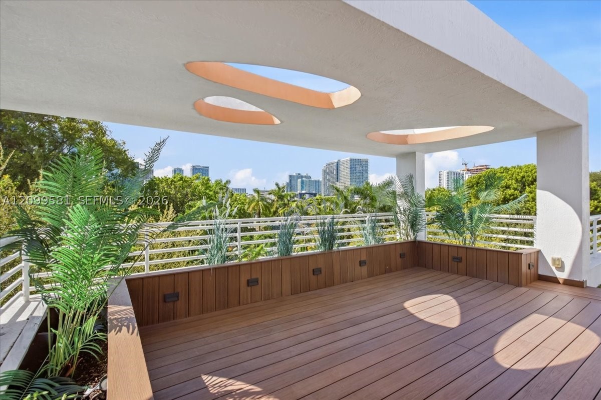 455 NE 39th St #202, Miami FL 33137